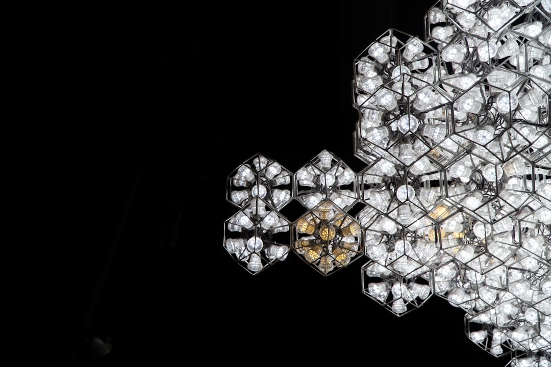 Photo crystal dandelion chandelier