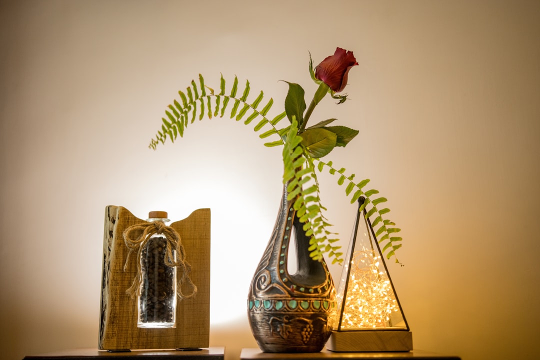 Photo Tiffany Lily Wall Lamp